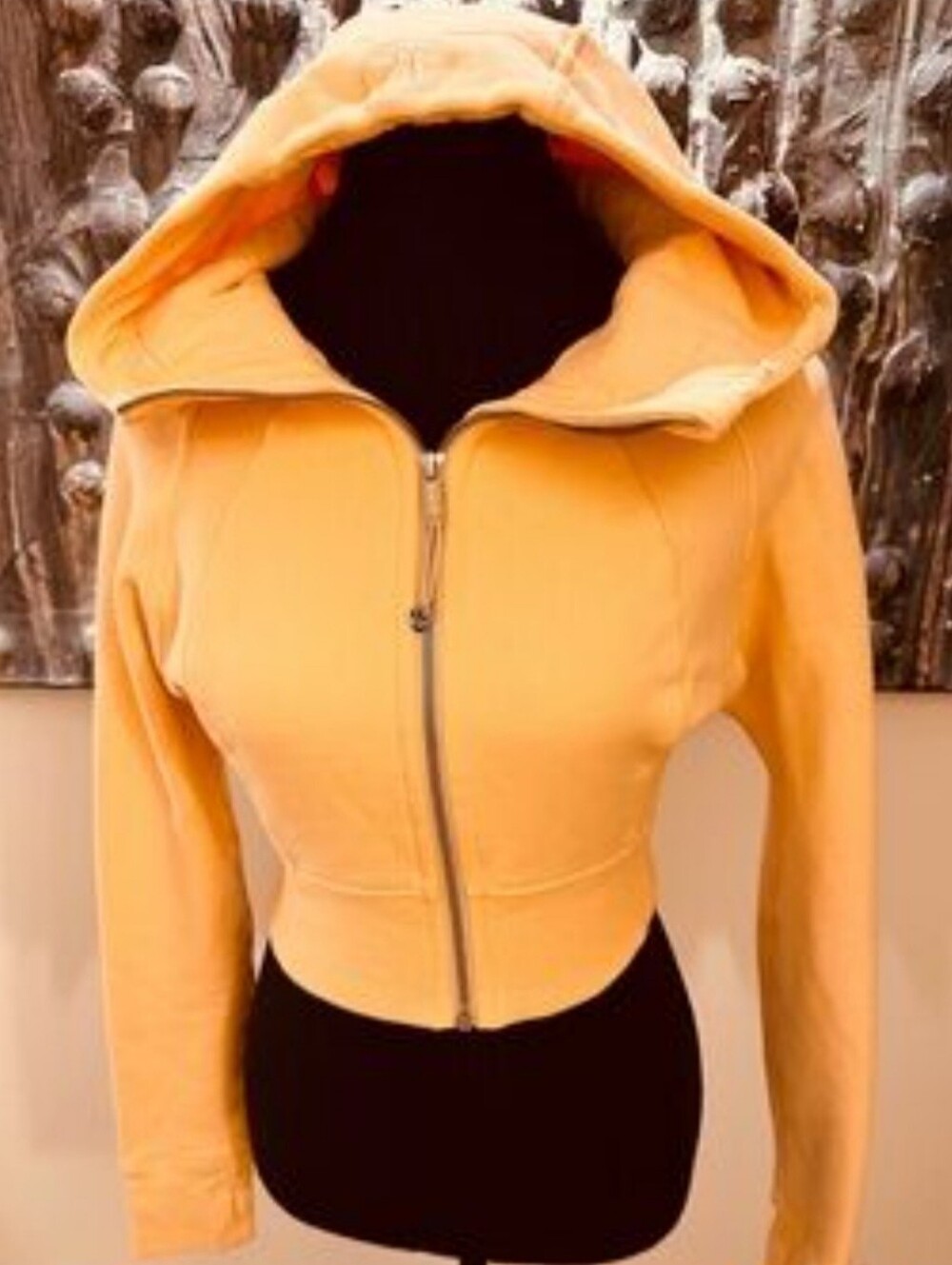 Lululemon Scuba Full-Zip Cropped Hoodie Summer Glow Size 8